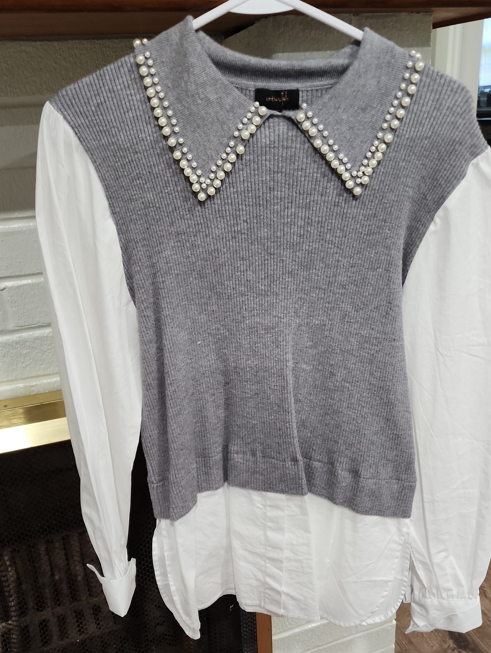 Pearl-Collar Grey Knit Pullover with White Shirt Hem